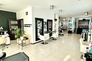 Studio Platinum & Barber Shop image
