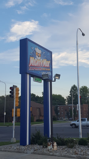 Mighty Max Express Car Wash & Dog Wash en Mattoon