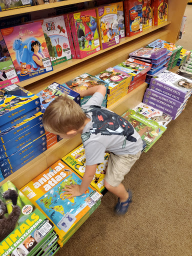 Barnes & Noble image