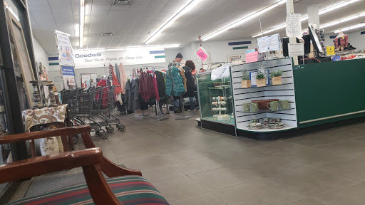 Thrift Store «Goodwill Store and Donation Center (Joplin)», reviews and photos