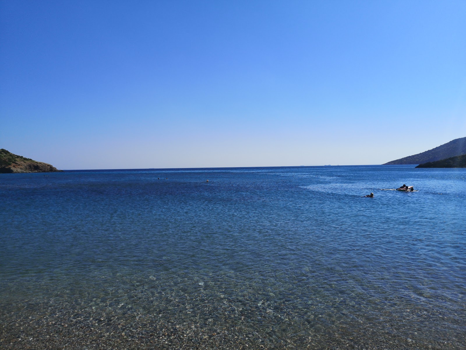 Fotografie cu Paralia Agios Nikolaos - locul popular printre cunoscătorii de relaxare