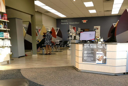 Hair Salon «Great Clips», reviews and photos, 103 E Silver Spring Dr, Whitefish Bay, WI 53217, USA