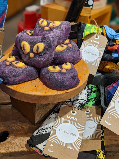 Cosmetics Store «Lush Cosmetics», reviews and photos, 21540 Hawthorne Blvd #414a, Torrance, CA 90503, USA