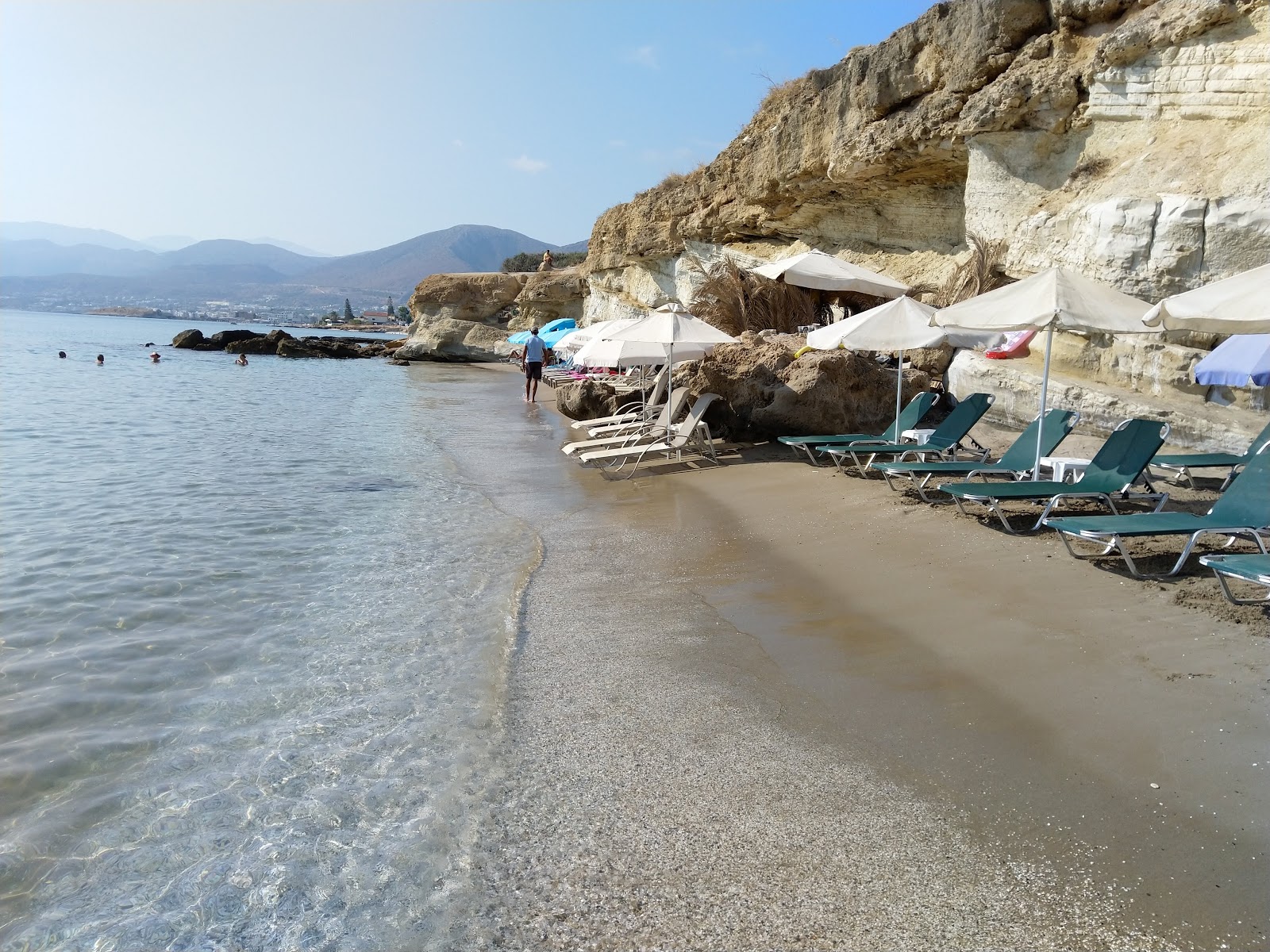 Fotografie cu Saradari Beach cu nivelul de curățenie înalt