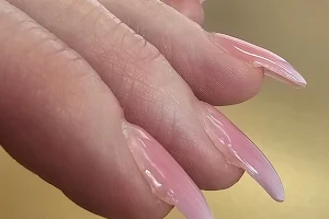 Top Nails image