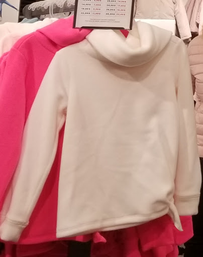 Stores to buy men's sweatshirts Montreal