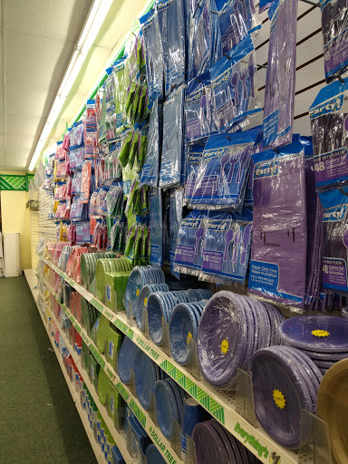 Dollar Store «Dollar Tree», reviews and photos, 446 Putnam Pike, Greenville, RI 02828, USA