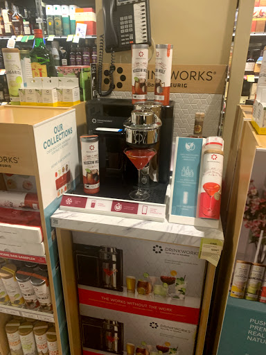 Shopping Mall «Arena Shops», reviews and photos, 14750 Biscayne Blvd, North Miami, FL 33181, USA