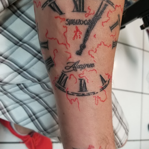 Tattoo Shop «No Egrets Tattoo Studios», reviews and photos, 1128 College St, Clarksville, TN 37040, USA