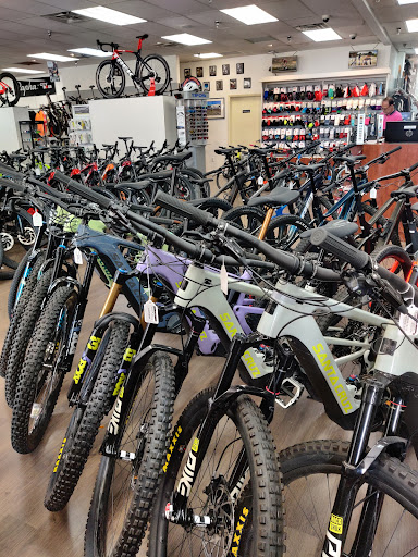 Bicycle Store «City Bikes Aventura», reviews and photos, 20335 Biscayne Blvd, Aventura, FL 33180, USA