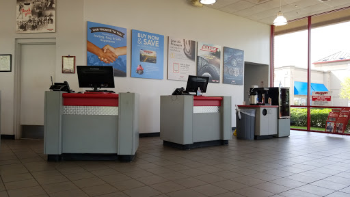 Tire Shop «Discount Tire Store - Aurora, IL», reviews and photos, 2445 Augusta Way, Aurora, IL 60506, USA