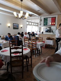 Atmosphère du Trattoria Pizzeria d'Angelo à Courbevoie - n°2