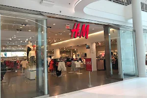 H&M image