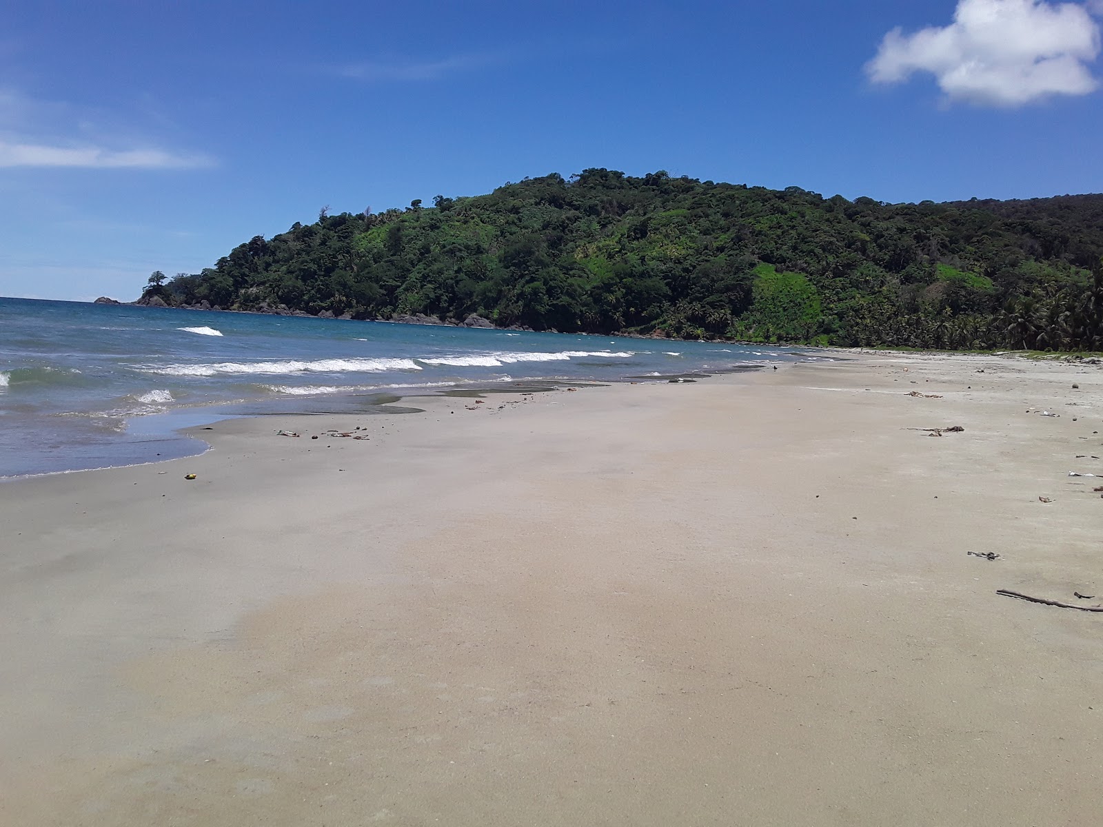 Fotografija Natural Ibedi beach z svetel pesek površino