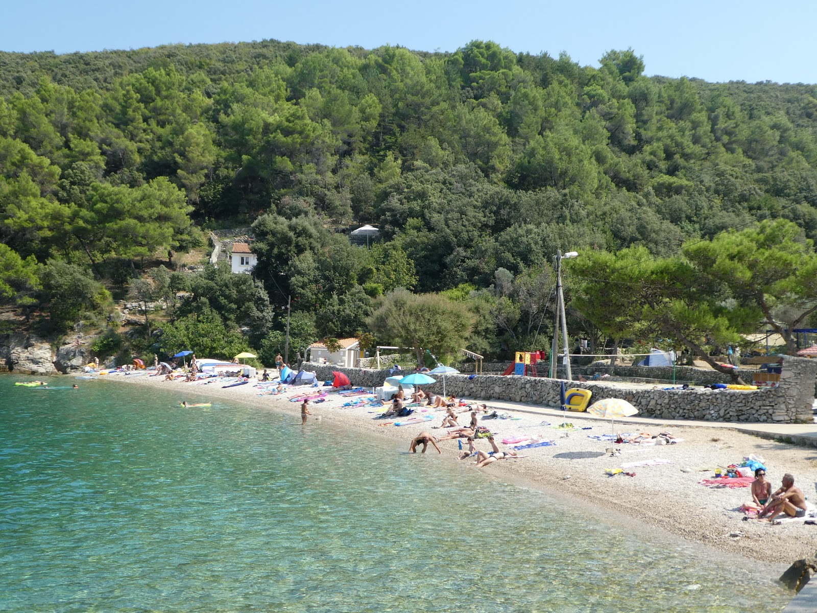 Photo de Zdovica beach zone des équipements