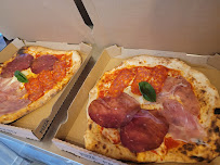 Pepperoni du Pizzas à emporter Chez Francesco à Sainte-Geneviève-des-Bois - n°7