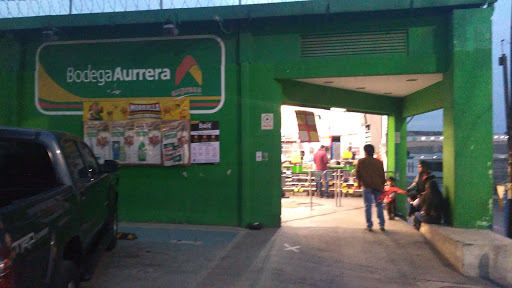 Bodega Aurrera Express, Pingüica