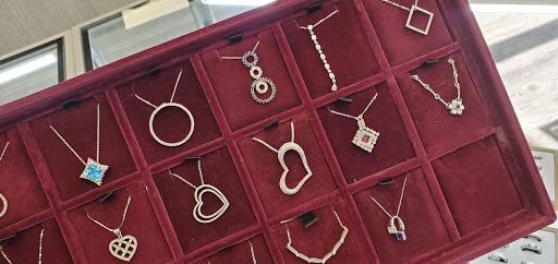 Jewelry Buyer «All Island Jewelry & Loan», reviews and photos, 2394 Middle Country Rd, Centereach, NY 11720, USA