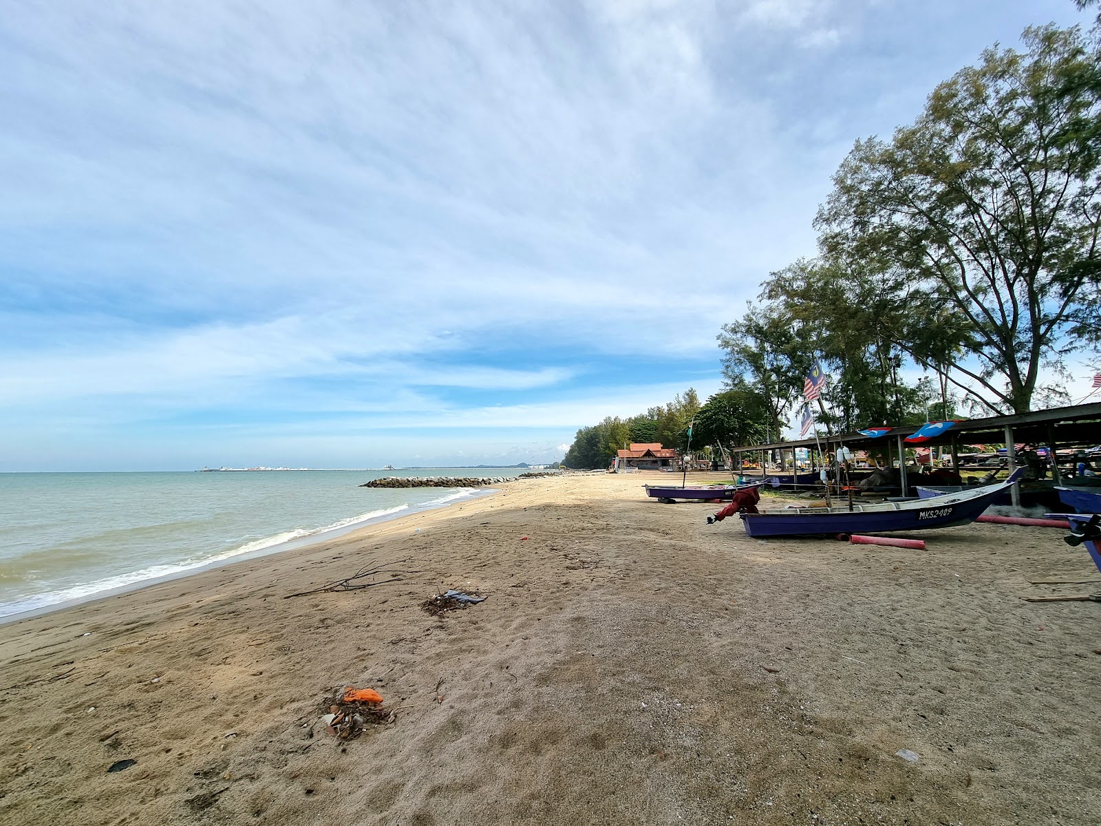 Photo of Puteri Beach II with very clean level of cleanliness