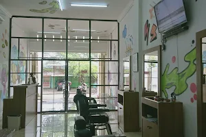 Gresxhair barbershop image
