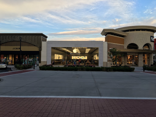 Computer Store «Apple Nanuet», reviews and photos, 8115 Fashion Dr, Nanuet, NY 10954, USA