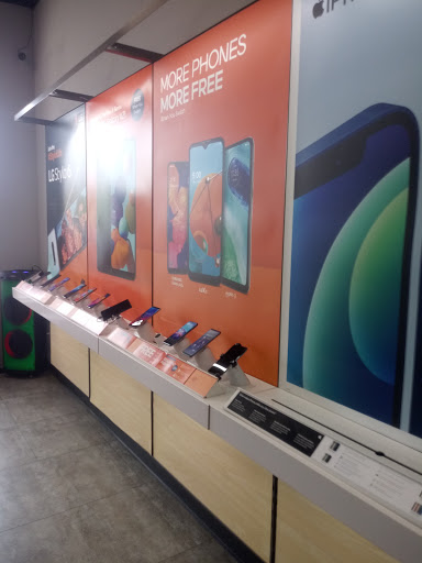 Telecommunications Service Provider «Boost Mobile Premier Store», reviews and photos, 2412 State St, East St Louis, IL 62205, USA