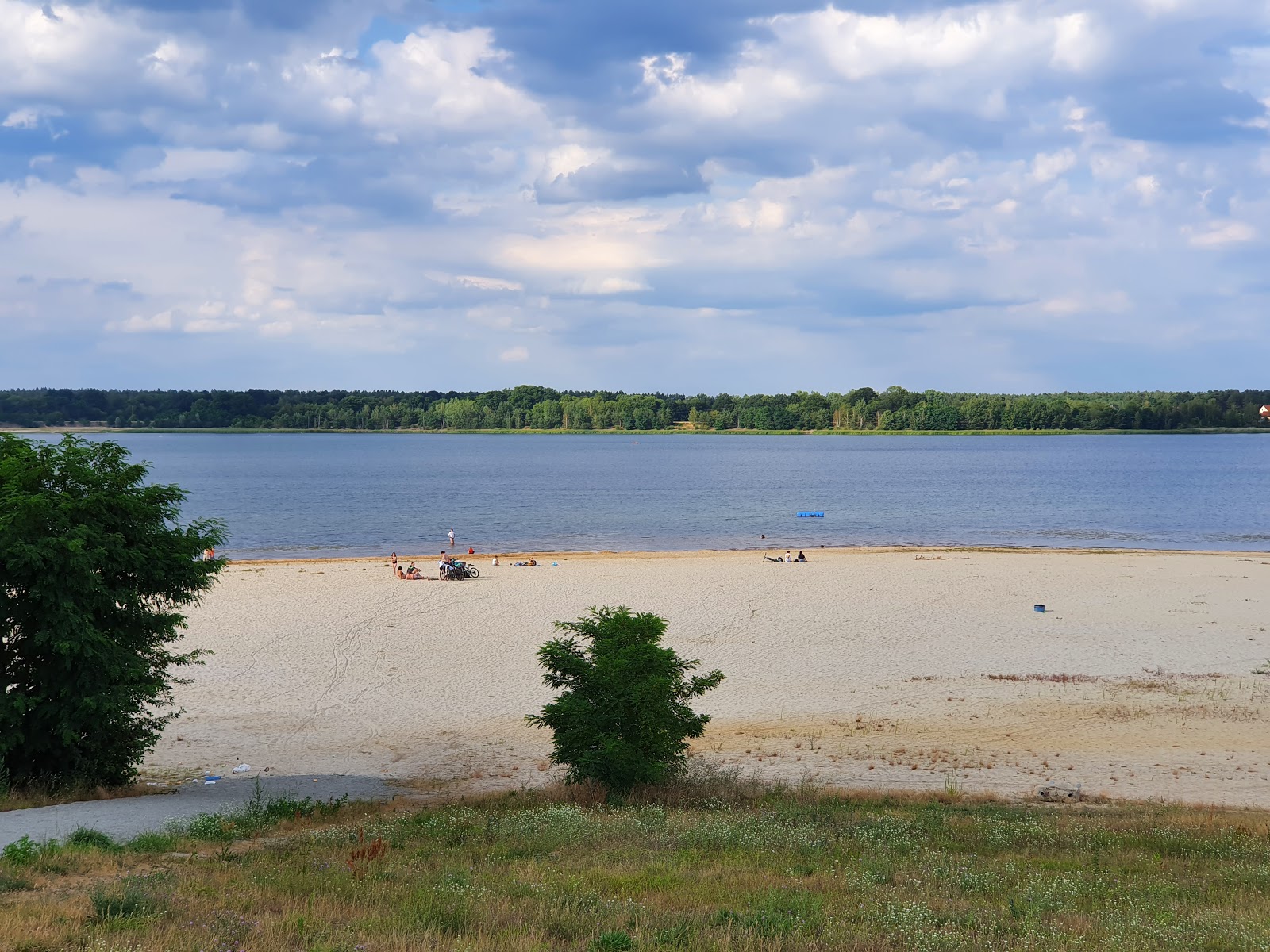 Photo of Lohsa Beach and the settlement