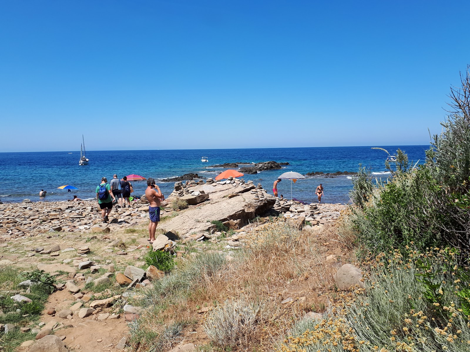 Fotografie cu Spiaggia lunga cu nivelul de curățenie in medie