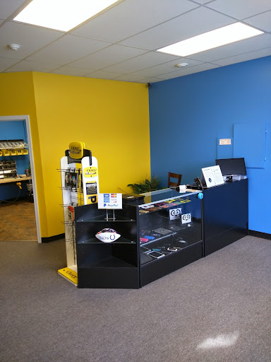 Cell Phone Store «One Stop Cellular Repair», reviews and photos, 822 Fort Wayne Ave, Indianapolis, IN 46204, USA
