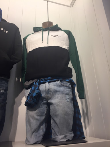Clothing Store «AEO Factory Store», reviews and photos, 8200 Vineland Ave Suite 101, Orlando, FL 32821, USA