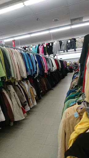 Thrift Store «Village Discount Outlet Store 12», reviews and photos, 4635 N Elston Ave, Chicago, IL 60630, USA