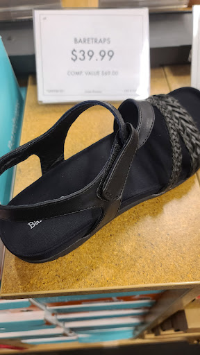 Shoe Store «DSW Designer Shoe Warehouse», reviews and photos, 3704 W Dublin Granville Rd, Columbus, OH 43235, USA