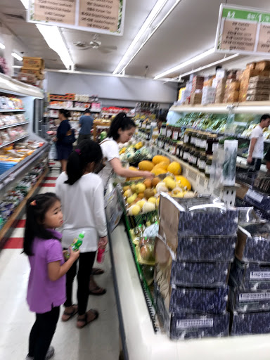 Korean Grocery Store «Joong Boo Market», reviews and photos, 3333 N Kimball Ave, Chicago, IL 60618, USA