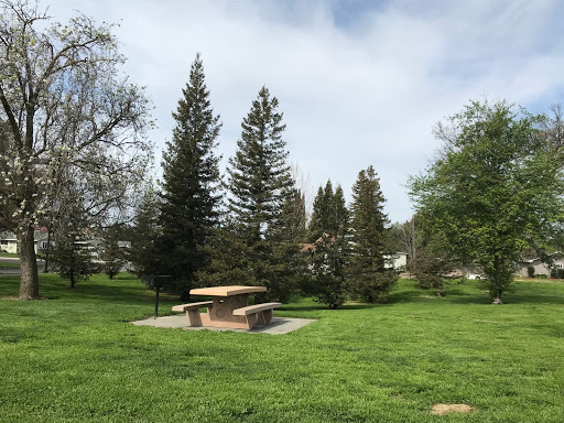 Park «William Crawford Senior Park», reviews and photos, 1733 College St, Woodland, CA 95695, USA