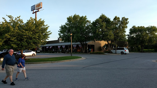American Restaurant «Cracker Barrel Old Country Store», reviews and photos, 1162 Wayne Ave, Chambersburg, PA 17202, USA