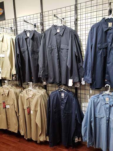 Clothing Store «I Goldberg Army & Navy», reviews and photos, 1300 Chestnut St, Philadelphia, PA 19107, USA