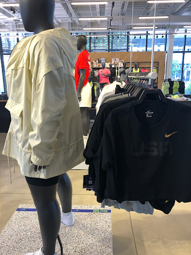 Clothing Store «Nike Miami», reviews and photos, 1035 Lincoln Rd, Miami Beach, FL 33139, USA