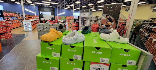 Shoe Store «Shoe Carnival», reviews and photos, 2105 N Prospect Ave, Champaign, IL 61822, USA