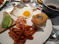Œuf au plat du Restaurant de hamburgers Tata Burger à Paris - n°7