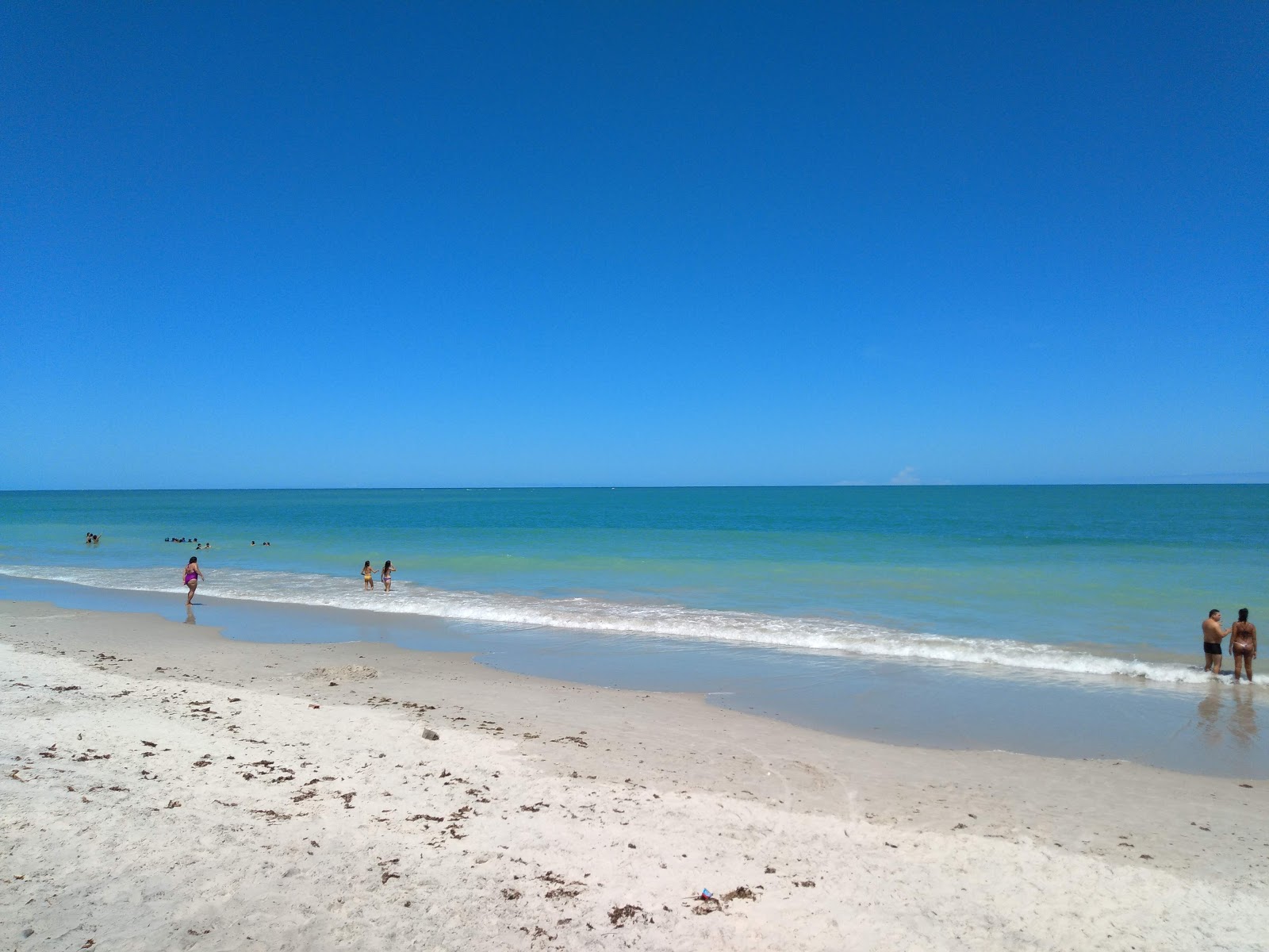 Foto de Playa Enseada dos Golfinhos con recta y larga