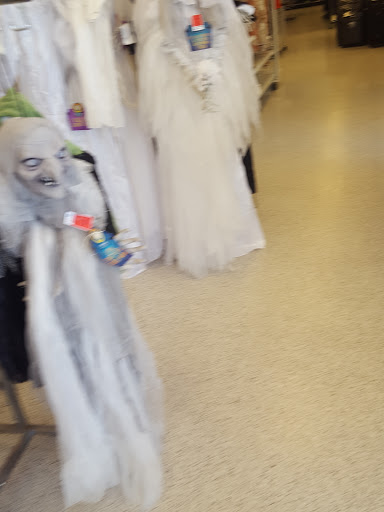 Clothing Store «Ross Dress for Less», reviews and photos, 1700 Lake Woodlands Dr, The Woodlands, TX 77380, USA