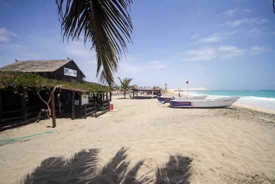 Praia das Dunas Beach