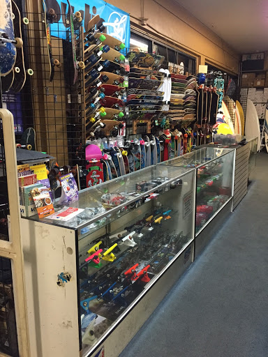 Sporting Goods Store «Play It Again Sports (Pacific Beach)», reviews and photos, 1401 Garnet Ave, San Diego, CA 92109, USA