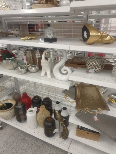 Clothing Store «Ross Dress for Less», reviews and photos, 2150 Southgate Rd, Colorado Springs, CO 80906, USA