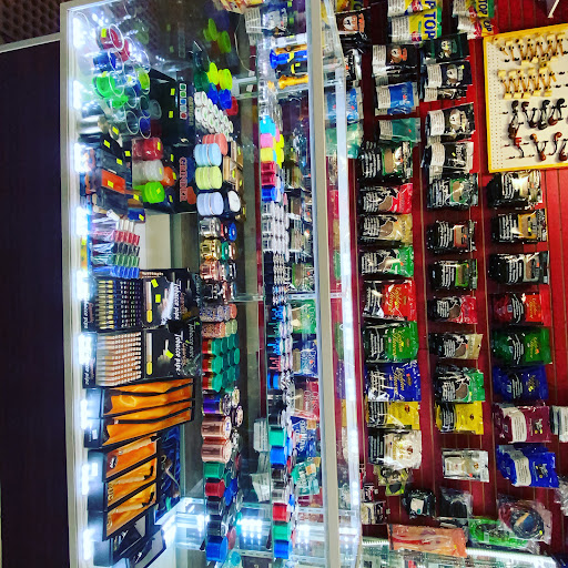 Tobacco Shop «J & J Tobacco», reviews and photos, 3273 Berlin Turnpike, Newington, CT 06111, USA