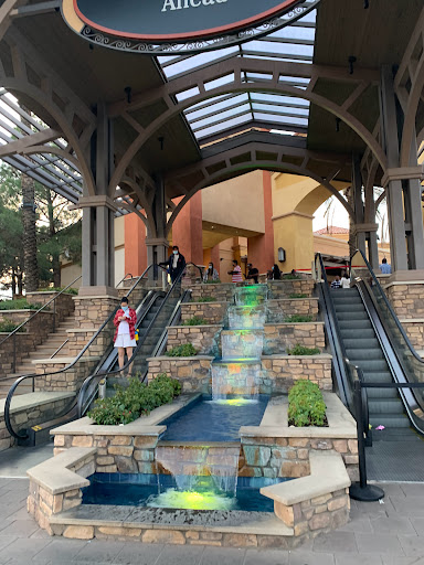 Shopping Mall «Desert Hills Premium Outlets», reviews and photos, 48400 Seminole Dr, Cabazon, CA 92230, USA