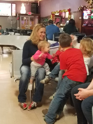 Bowling Alley «Bowlway Lanes», reviews and photos, 810 Villa St, Elgin, IL 60120, USA