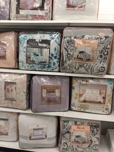 Clothing Store «Ross Dress for Less», reviews and photos, 9454 Skokie Blvd, Skokie, IL 60077, USA