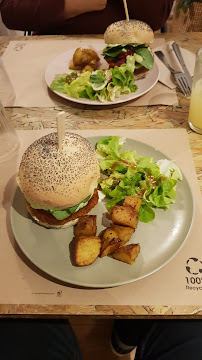 Hamburger végétarien du Restaurant végétalien La Clairière à Lille - n°12