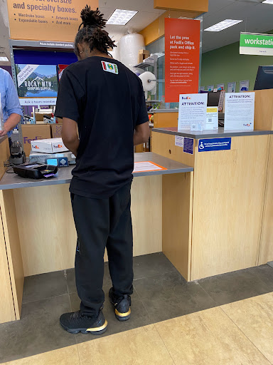 Print Shop «FedEx Office Print & Ship Center», reviews and photos, 3614 28th St SE, Grand Rapids, MI 49512, USA